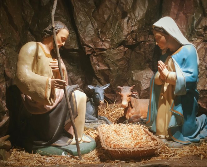 Crèche de Noël avant la messe de minuit Orléans - ND de Recouvrance