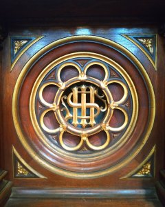 Détail autel Notre-Dame de Recouvrance, Orléans. horaire de messes de l'été.