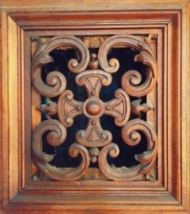 Détail de l'orgue de ND de Recouvrance Orléans, Horaire de messe en latin