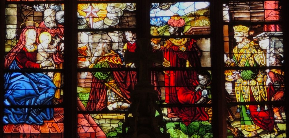 Vitrail de l'église Notre-Dame de Recouvrance, Paroisse du centre ville d'Orléans - L'adoration des mages