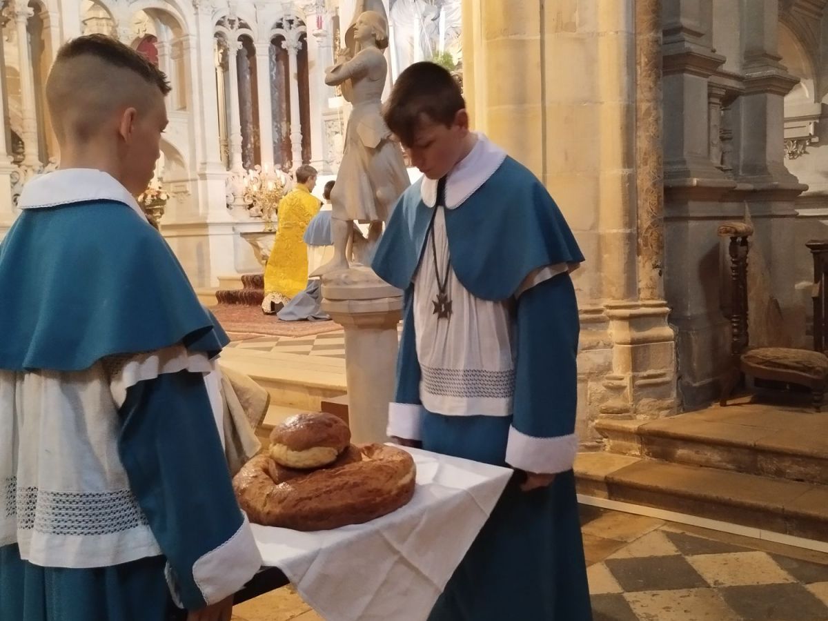 Pâques : bénédiction de la brioche et de l&rsquo;œuf en&nbsp;chocolat